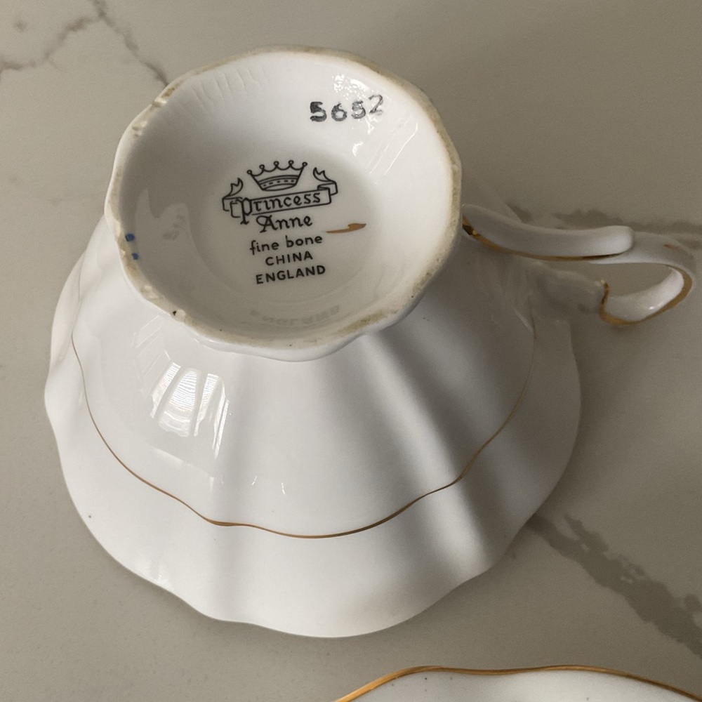 Princess Anne Bone China Lily of the Valley Teacup and Saucer Set - Picture 4 of 7